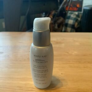 Mary Kay Timewise Day Solution SPF 25 Primer
